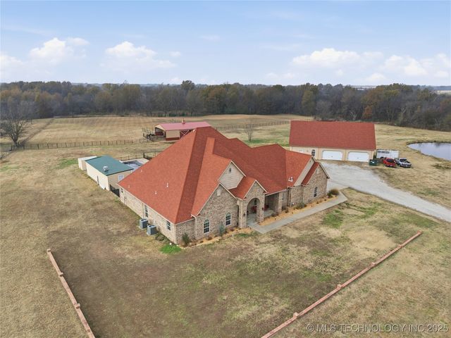 27318 E 758 Road, Wagoner, OK 74467