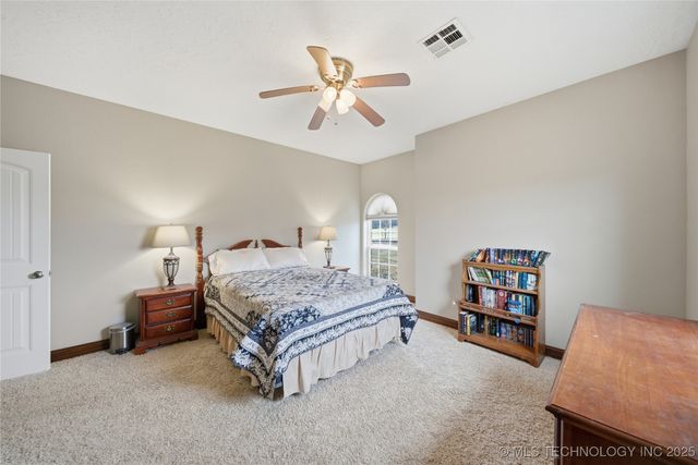 27318 E 758 Road, Wagoner, OK 74467