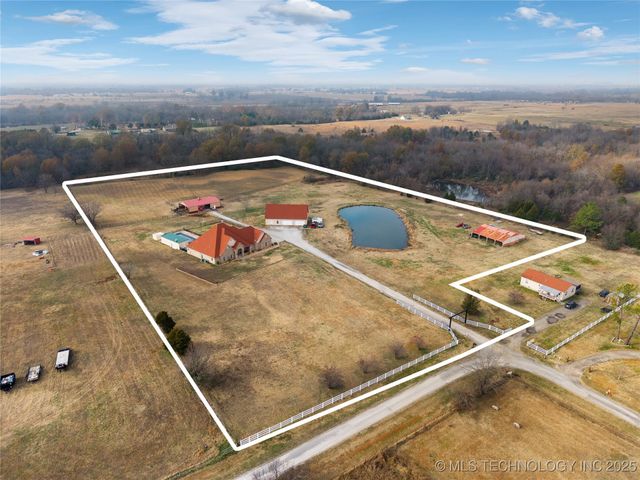 27318 E 758 Road, Wagoner, OK 74467