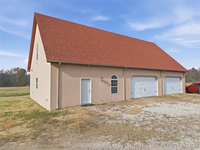 27318 E 758 Road, Wagoner, OK 74467