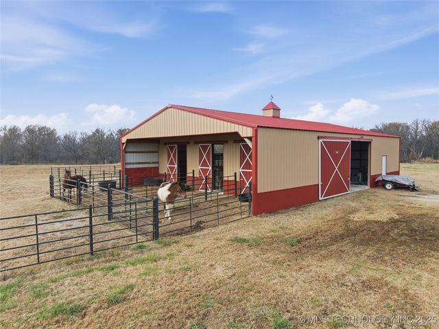 27318 E 758 Road, Wagoner, OK 74467