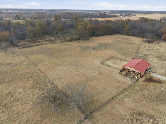 27318 E 758 Road, Wagoner, OK 74467