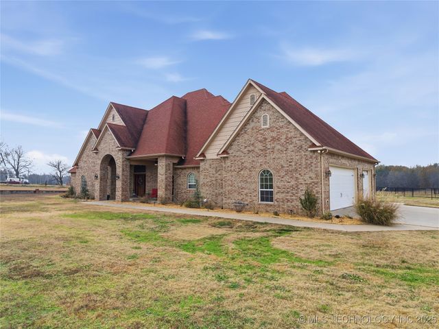 27318 E 758 Road, Wagoner, OK 74467