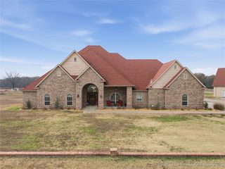27318 E 758 Road, Wagoner, OK 74467