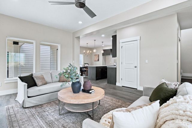 350 E Mayfield Springs Blvd, Boise, ID 83716