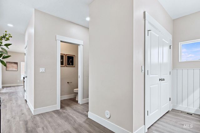 350 E Mayfield Springs Blvd, Boise, ID 83716