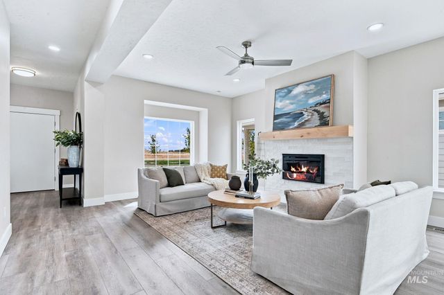 350 E Mayfield Springs Blvd, Boise, ID 83716