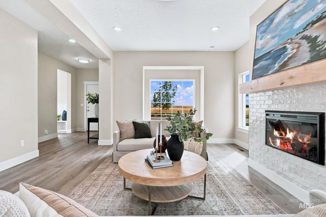 350 E Mayfield Springs Blvd, Boise, ID 83716