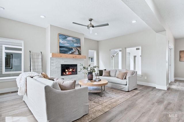 350 E Mayfield Springs Blvd, Boise, ID 83716