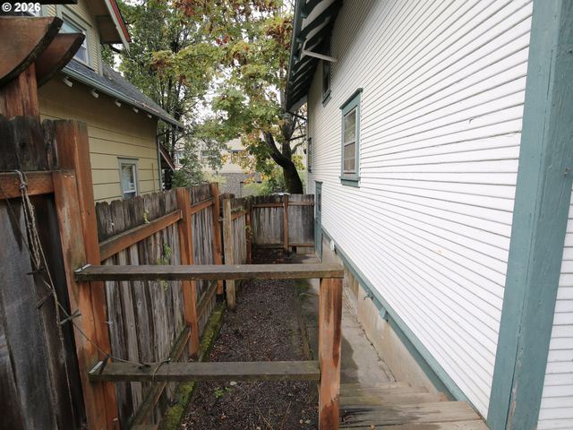 1936 Se OAK St, Portland, OR 97214
