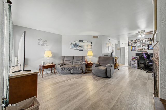 11640 N 51st Avenue 112, Glendale, AZ 85304