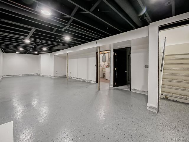 26446 Couzens Avenue, Madison Heights, MI 48071