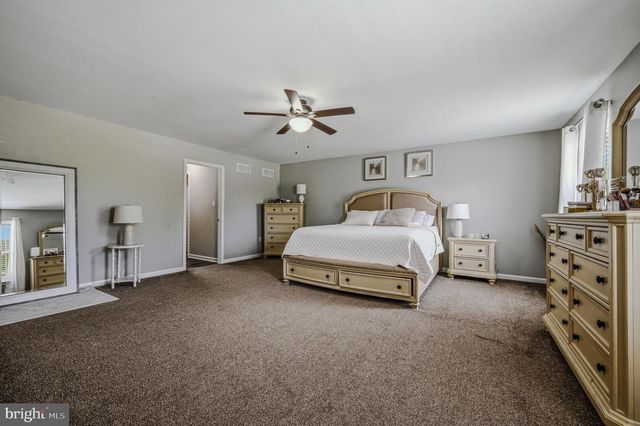 210 E HIGHLAND AVE, Wilmington, DE 19804