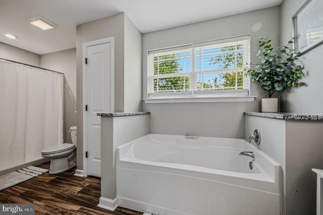 210 E HIGHLAND AVE, Wilmington, DE 19804