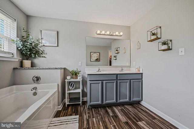210 E HIGHLAND AVE, Wilmington, DE 19804