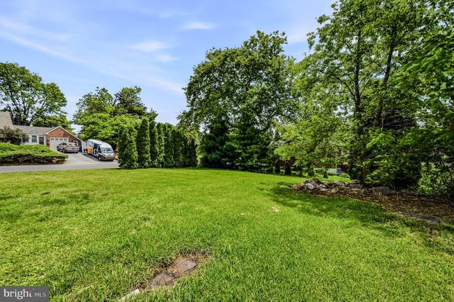 210 E HIGHLAND AVE, Wilmington, DE 19804