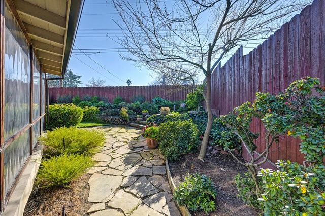 7136 Witchinghour Ct, Citrus Heights, CA 95621