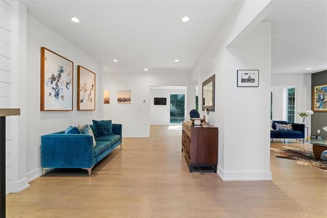 6305 River Chase Circle, Atlanta, GA 30328