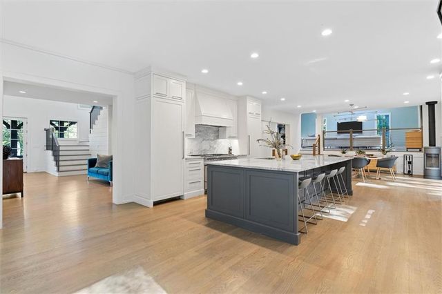 6305 River Chase Circle, Atlanta, GA 30328