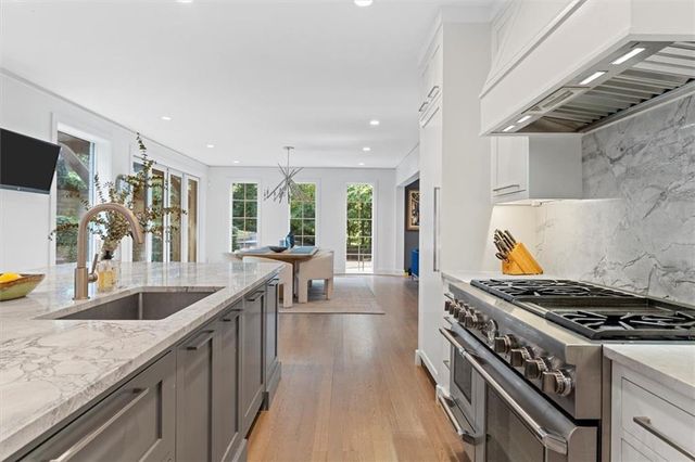 6305 River Chase Circle, Atlanta, GA 30328
