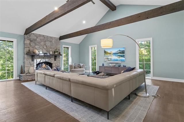 6305 River Chase Circle, Atlanta, GA 30328