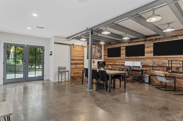 6305 River Chase Circle, Atlanta, GA 30328