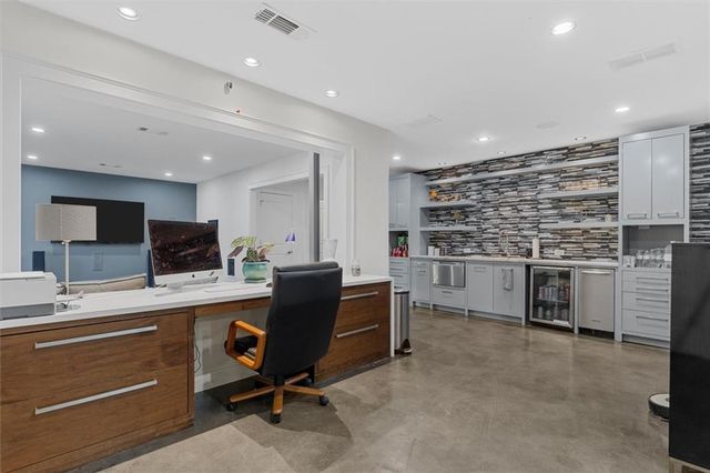 6305 River Chase Circle, Atlanta, GA 30328