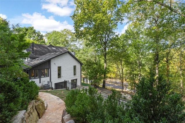 6305 River Chase Circle, Atlanta, GA 30328