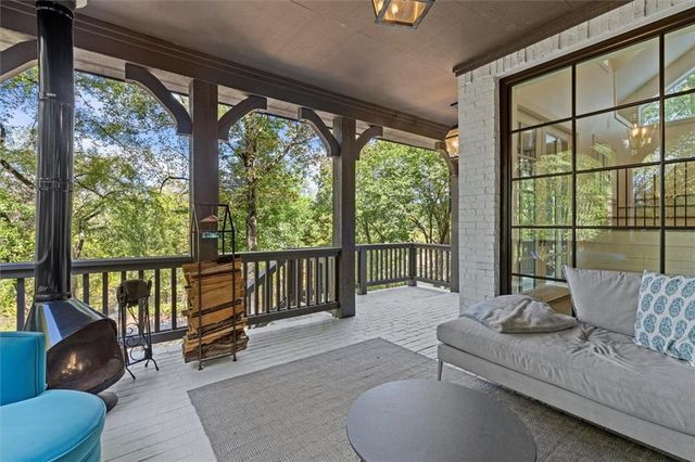 6305 River Chase Circle, Atlanta, GA 30328