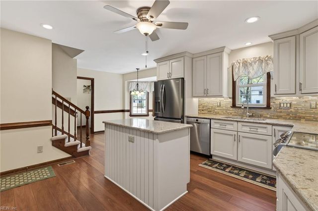 600 Ravenstone DR, Chesapeake, VA 23322