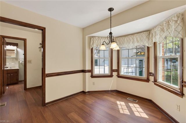 600 Ravenstone DR, Chesapeake, VA 23322