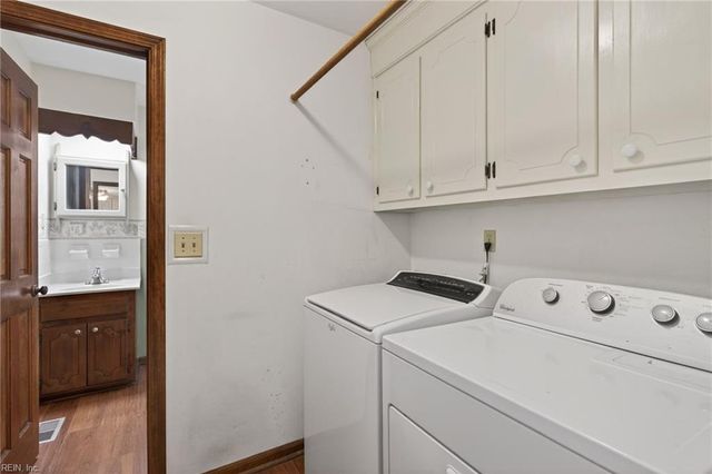 600 Ravenstone DR, Chesapeake, VA 23322