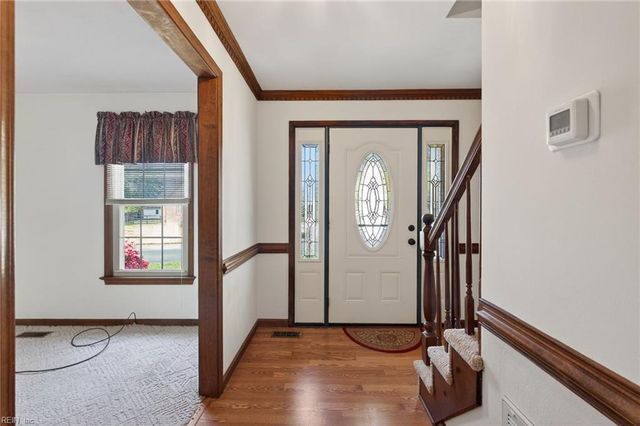 600 Ravenstone DR, Chesapeake, VA 23322