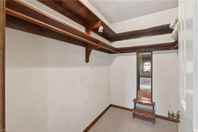 600 Ravenstone DR, Chesapeake, VA 23322