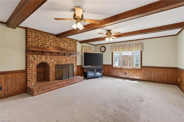 600 Ravenstone DR, Chesapeake, VA 23322