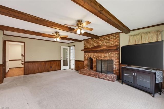 600 Ravenstone DR, Chesapeake, VA 23322