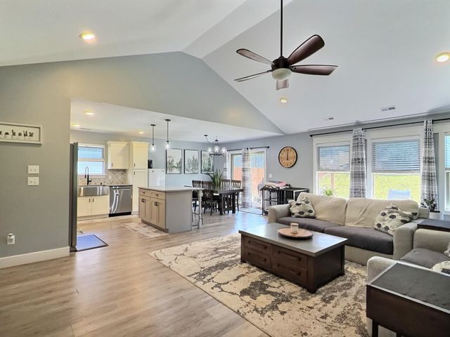 3510 NAPOLI DR, Columbia, MO 65202