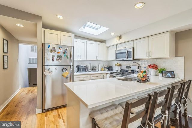 1522 Mount Vernon St Apt 3, Philadelphia, PA 19130