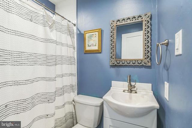 1522 Mount Vernon St Apt 3, Philadelphia, PA 19130