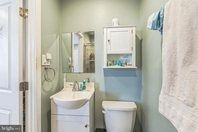 1522 Mount Vernon St Apt 3, Philadelphia, PA 19130