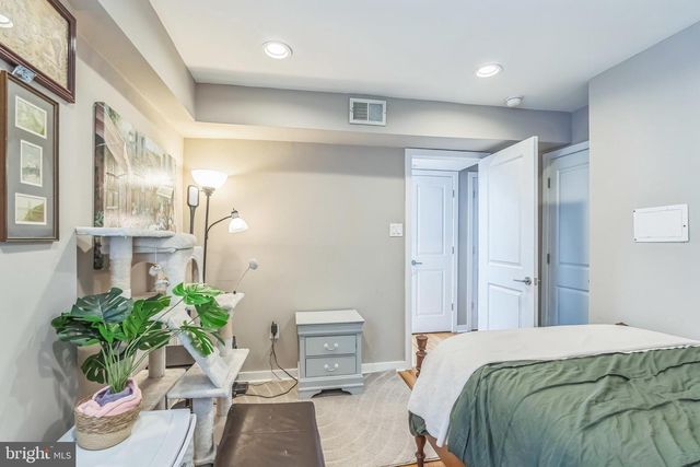 1522 Mount Vernon St Apt 3, Philadelphia, PA 19130