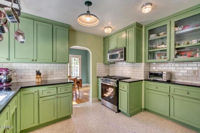 1881 Paloma Street, Pasadena, CA 91104