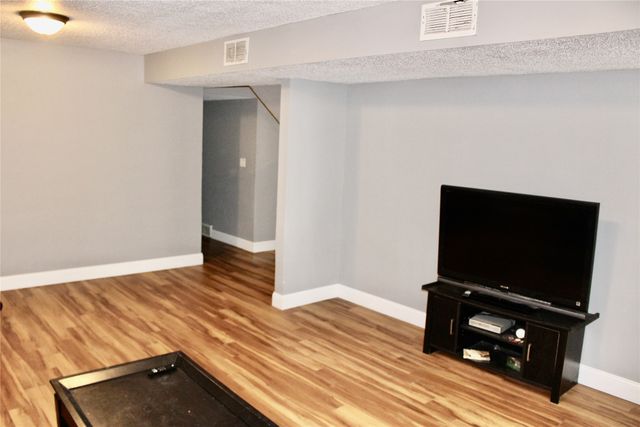 1323 Wisconsin Circle, Ames, IA 50014