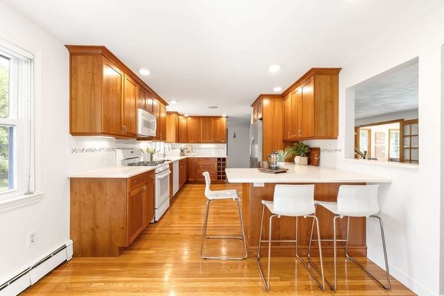 21 Vanderbelt Rd, Acton, MA 01720