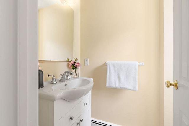 21 Vanderbelt Rd, Acton, MA 01720
