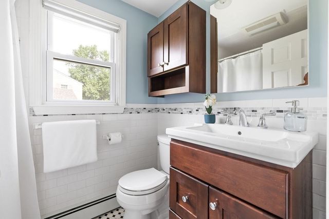 21 Vanderbelt Rd, Acton, MA 01720