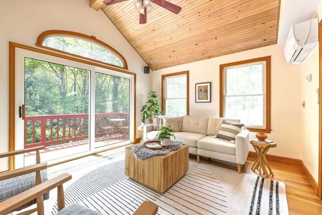 21 Vanderbelt Rd, Acton, MA 01720