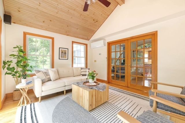21 Vanderbelt Rd, Acton, MA 01720