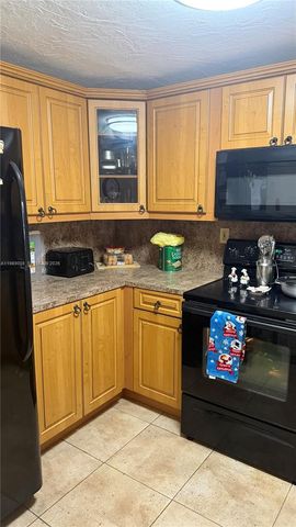 11207 SW 88th St 216-A, Miami, FL 33176