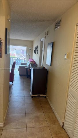 11207 SW 88th St 216-A, Miami, FL 33176